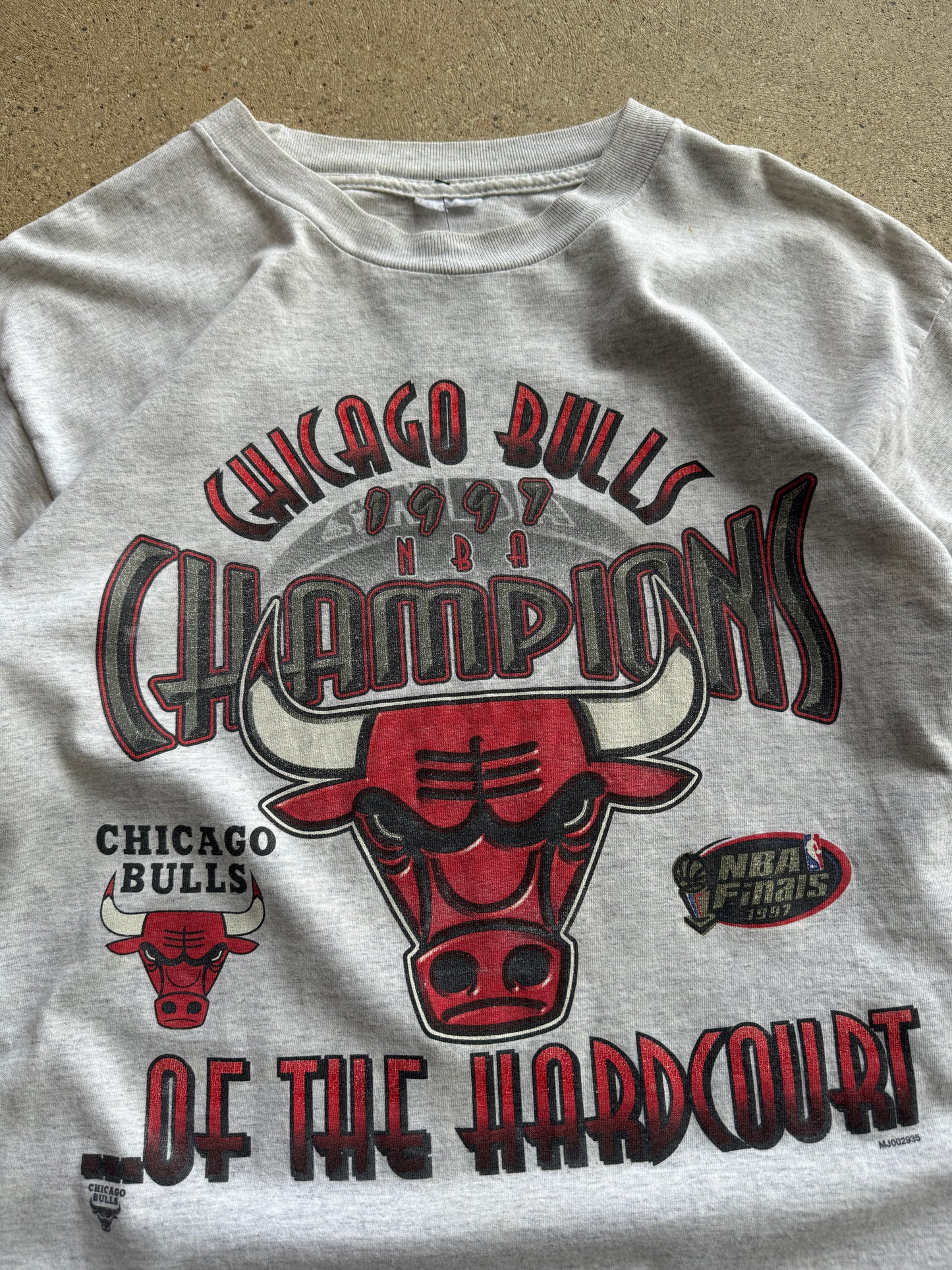 Vintage Chicago Bulls Champions Of The Hardcourt T Shirt Size Large