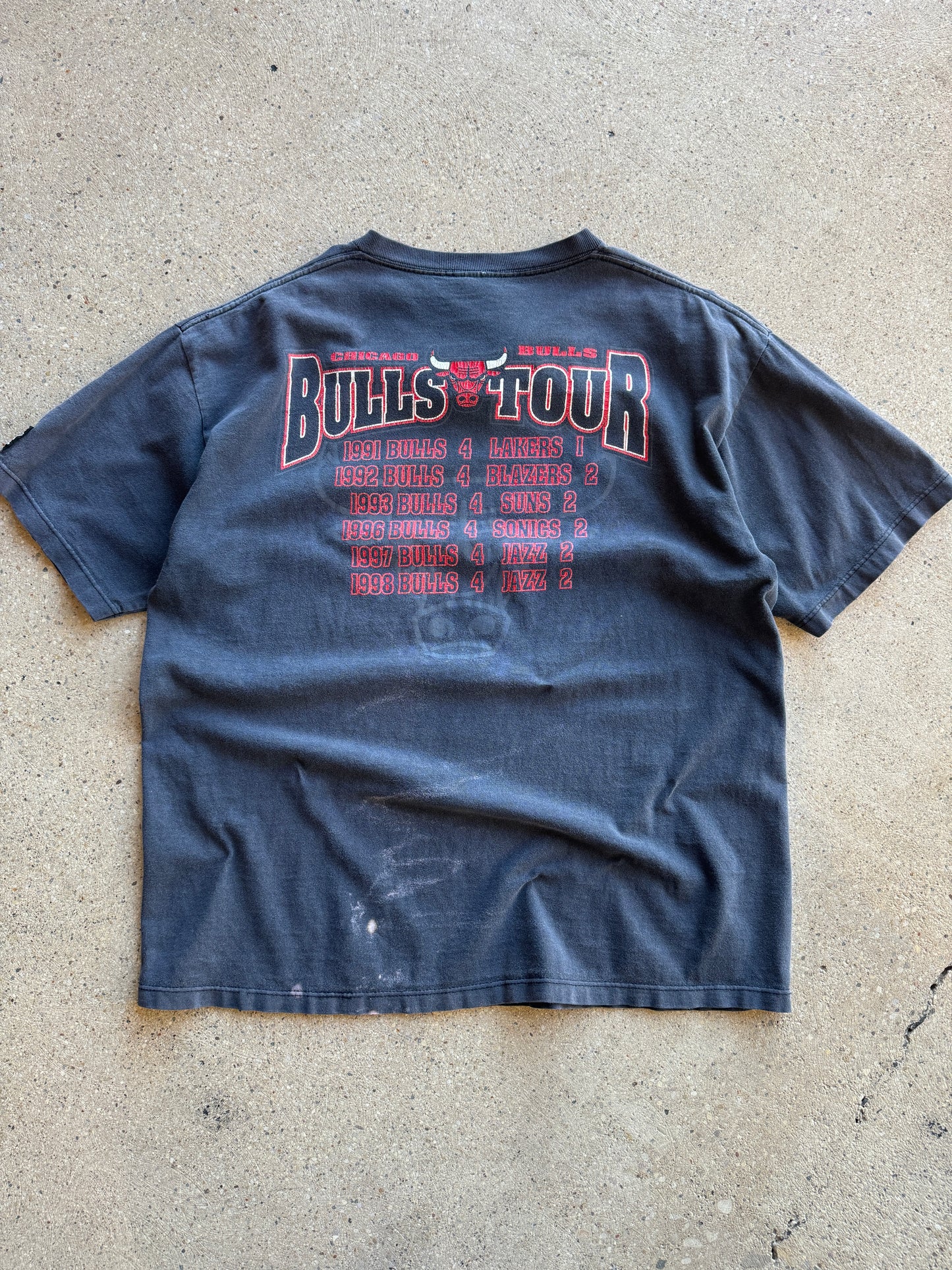 Vintage 1998 Chicago Bulls Tour Shirt Size Large