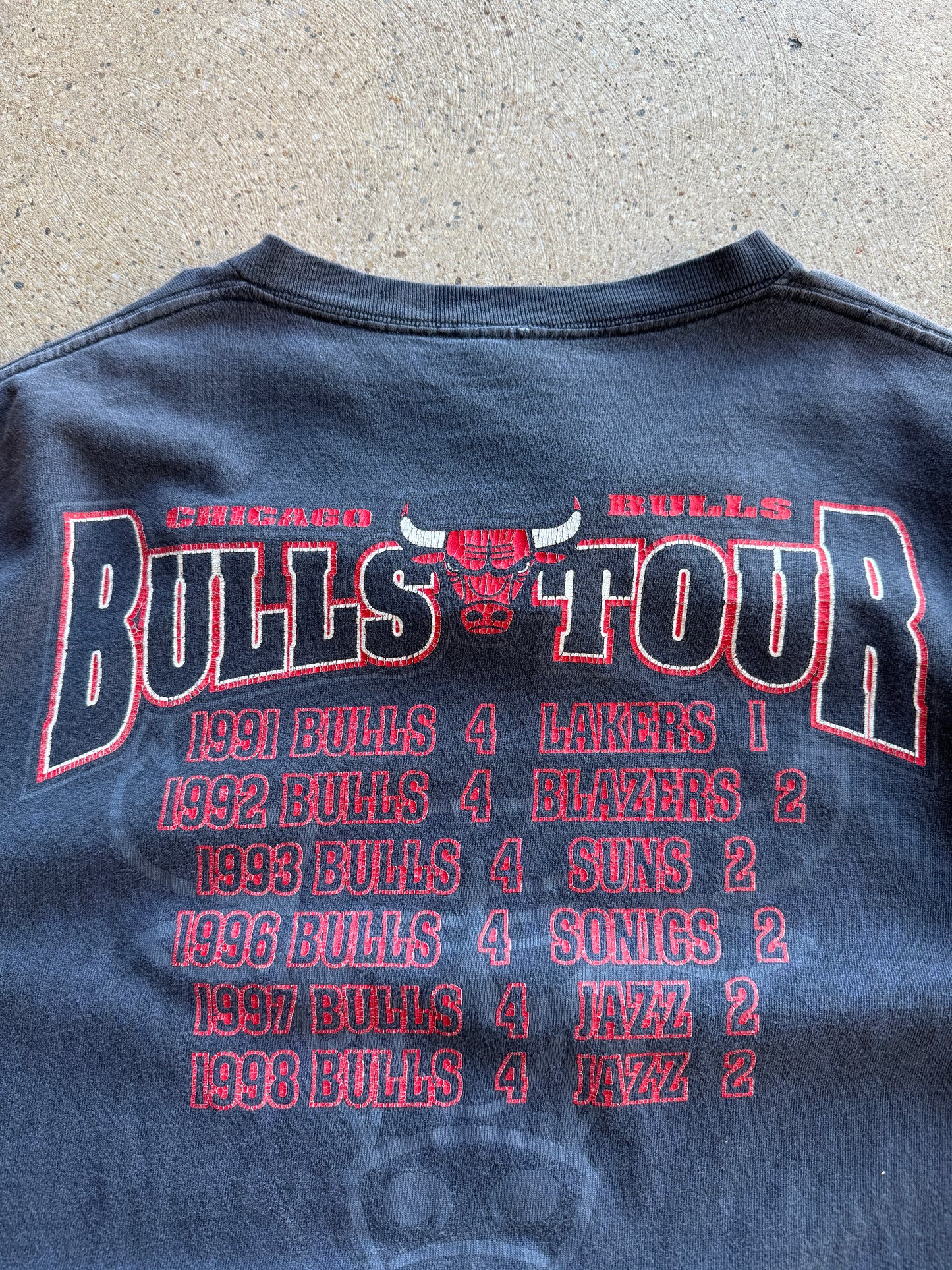 Vintage 1998 Chicago Bulls Tour Shirt Size Large